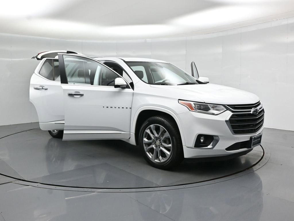 Used 2018 Chevrolet Traverse Premier w/ Driver Confidence II Package FWD image 32
