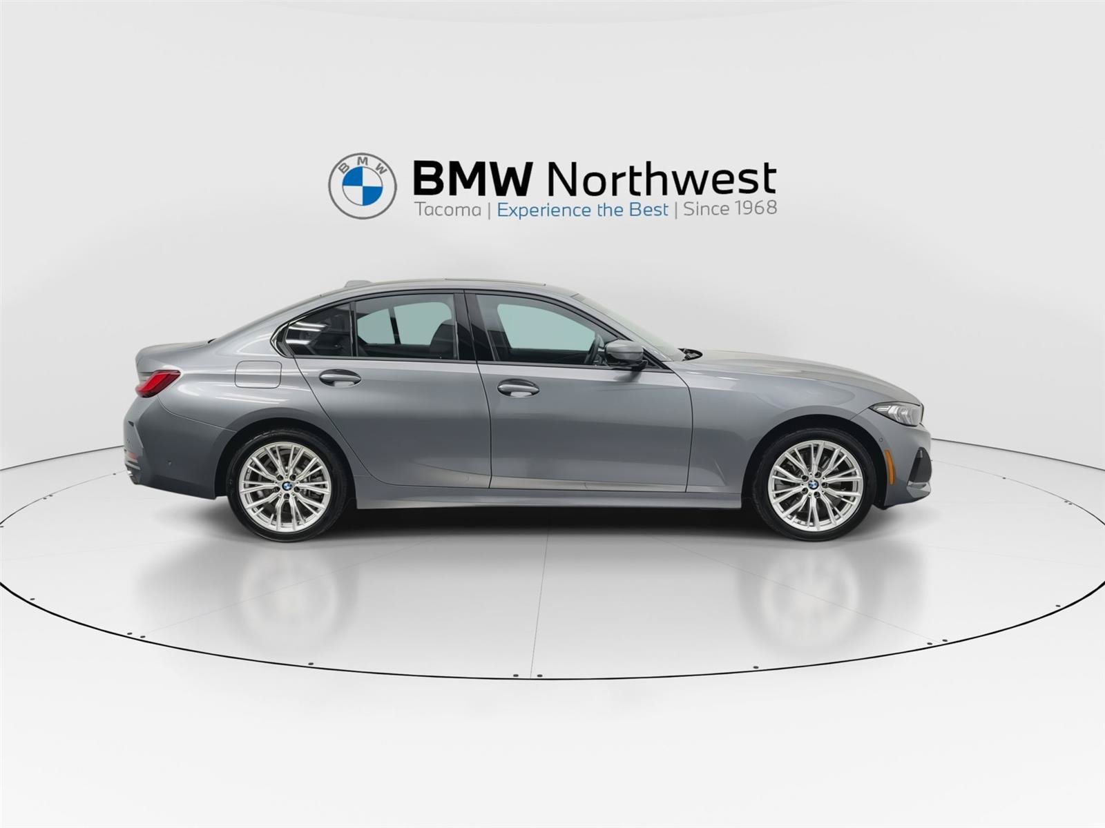 Used 2023 BMW 330i xDrive Sedan w/ Premium Package AWD/4WD image 4