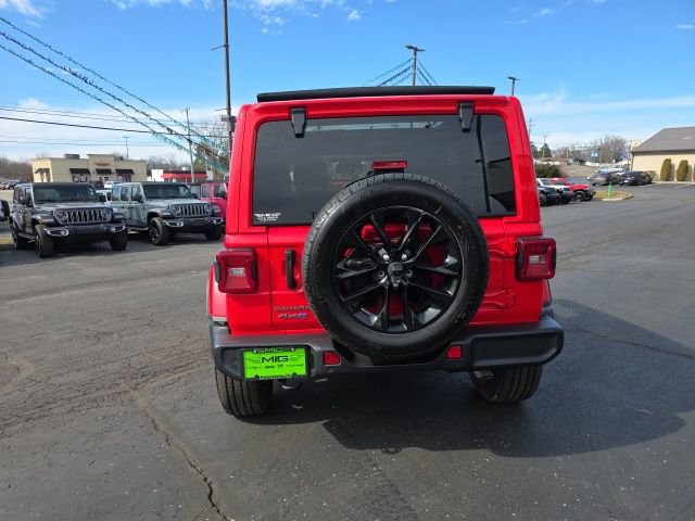 Used 2025 Jeep Wrangler Unlimited Sahara w/ Safety Group image 6