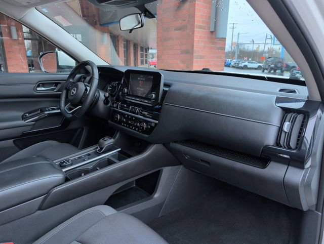 Used 2022 Nissan Pathfinder SV w/ SV Premium Package image 29