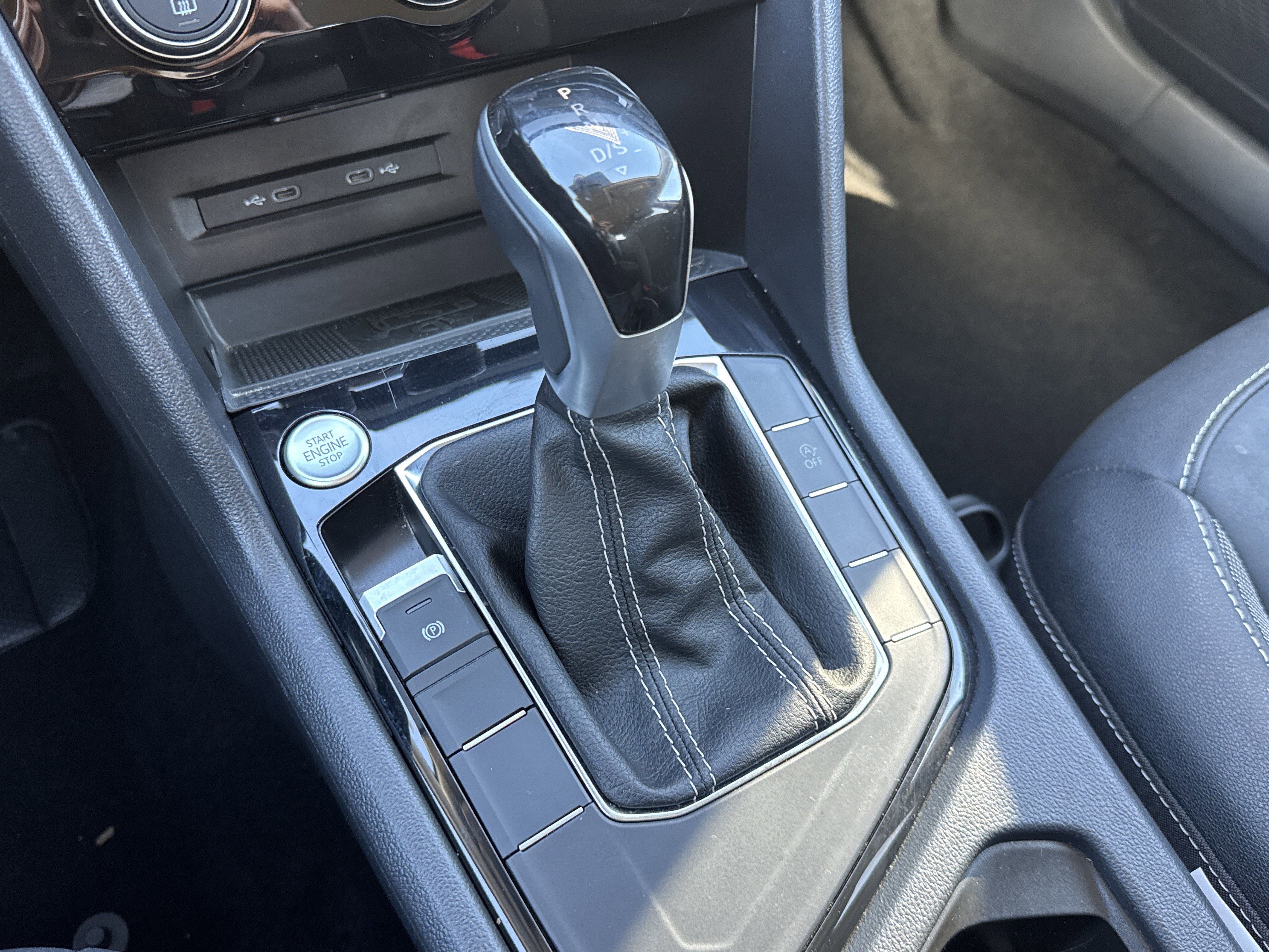 Certified 2024 Volkswagen Taos SE image 16