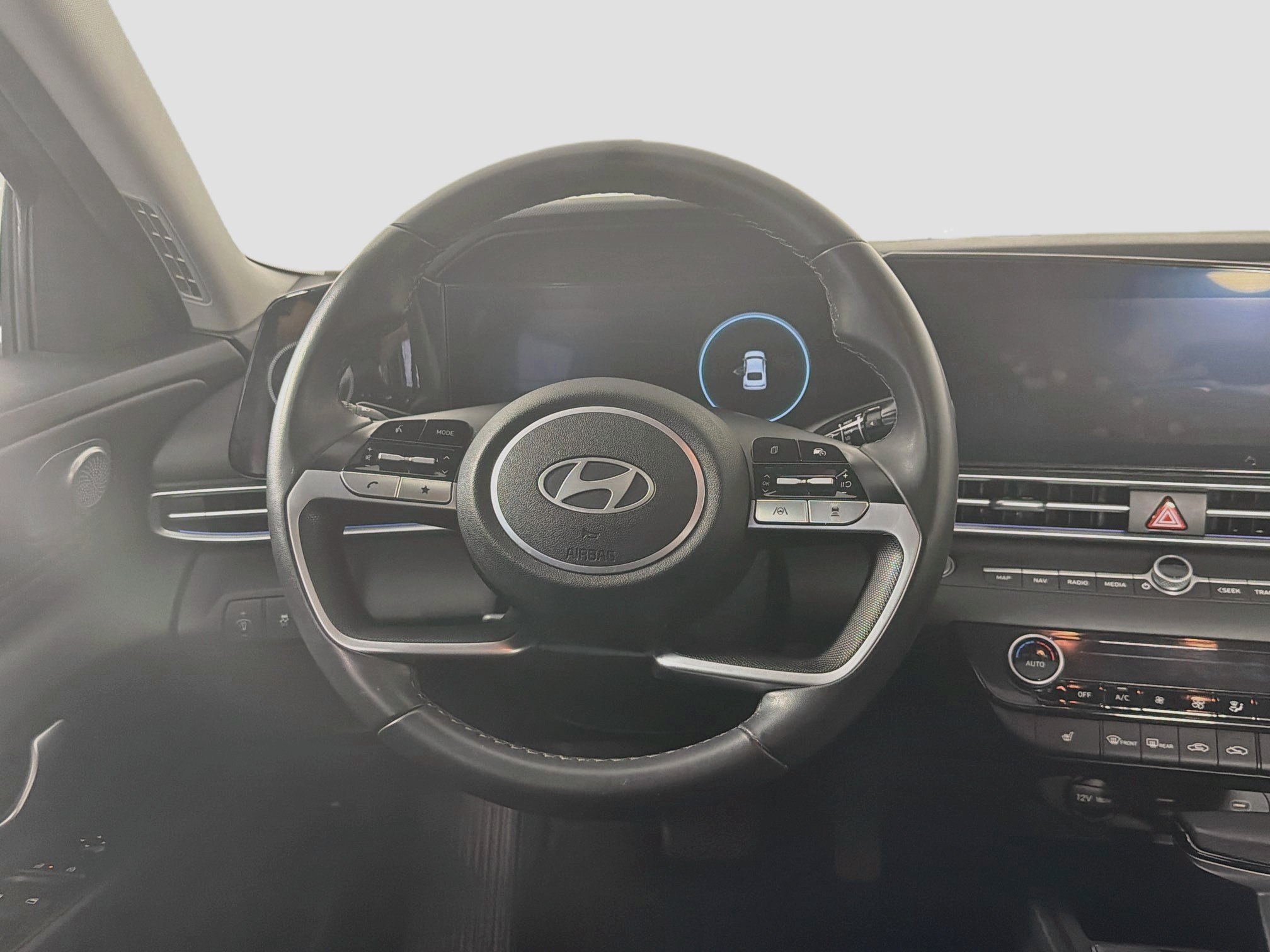 Used 2024 Hyundai Elantra Limited FWD image 18