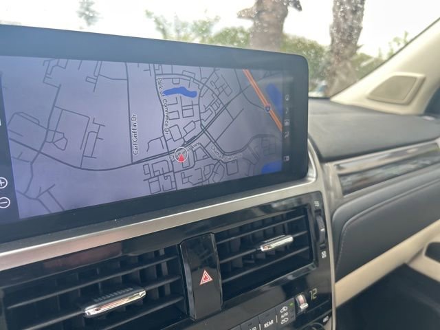 Used 2023 Lexus GX 460 Premium w/ Premium Package AWD/4WD image 8