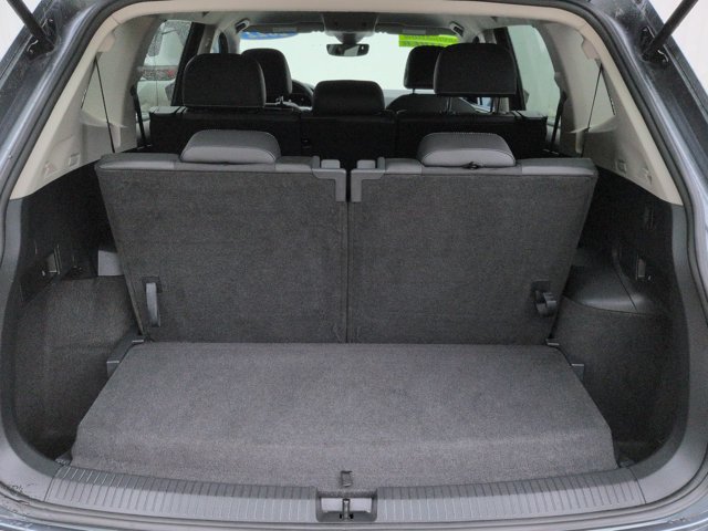Used 2022 Volkswagen Tiguan SE FWD image 12