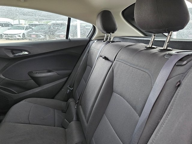 Used 2018 Chevrolet Cruze LT w/ Convenience Package FWD image 19