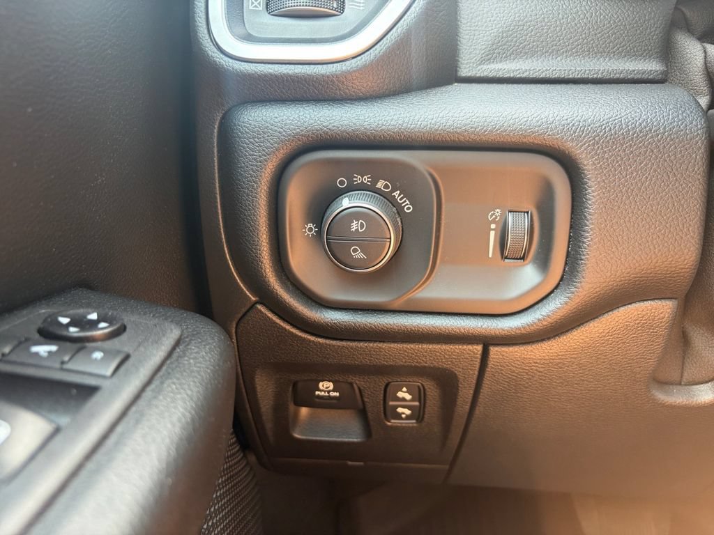 Used 2021 RAM 1500 Big Horn AWD/4WD image 30