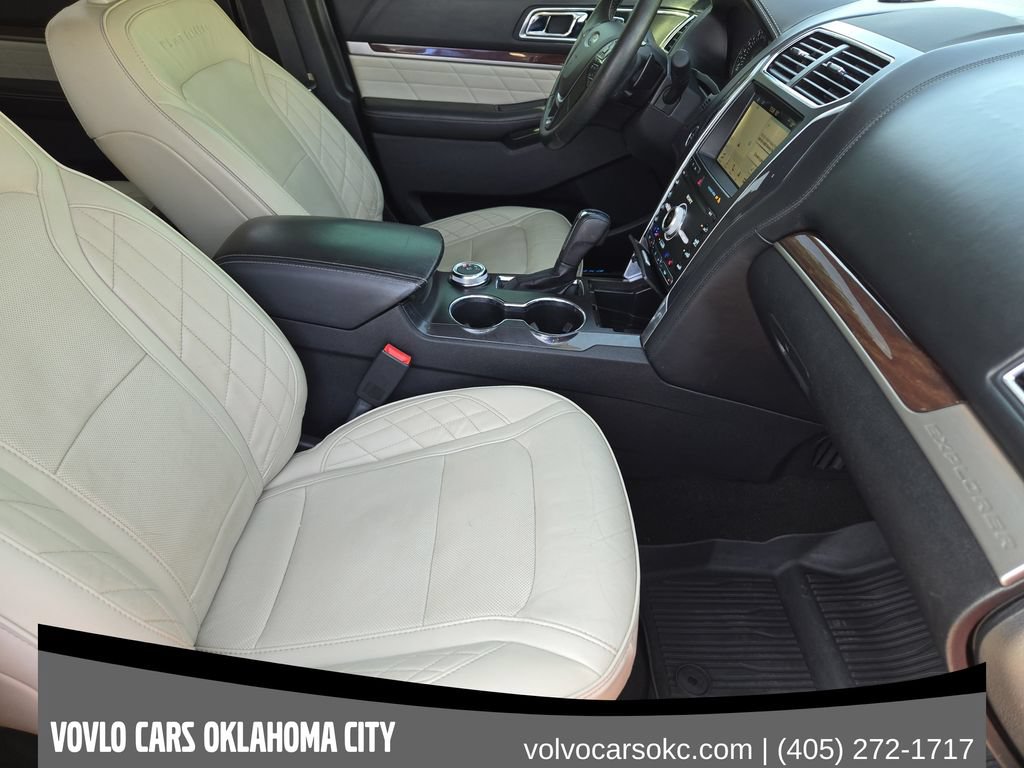 Used 2019 Ford Explorer Platinum AWD/4WD image 12