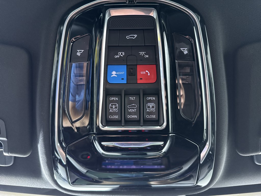 Used 2023 Jeep Grand Cherokee L Overland w/ Luxury Tech Group IV AWD/4WD image 35