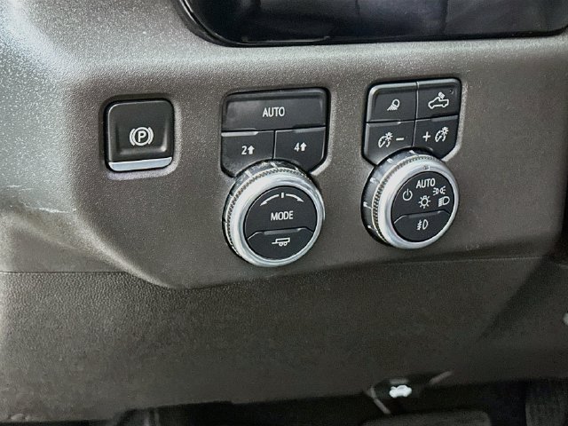 Used 2025 GMC Sierra 1500 SLT AWD/4WD image 13