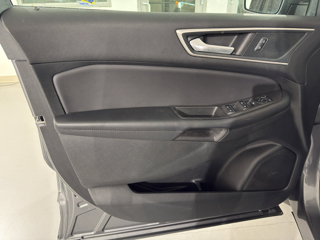 Used 2024 Ford Edge SEL w/ Convenience Package image 19