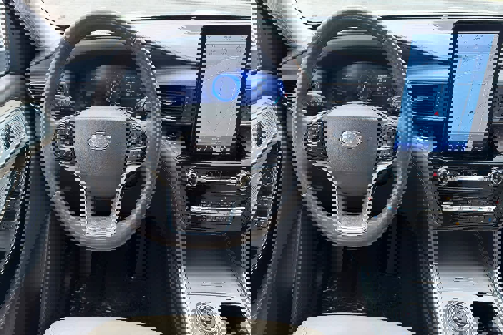 Certified 2022 Ford Explorer Platinum w/ Equipment Group 601A image 14