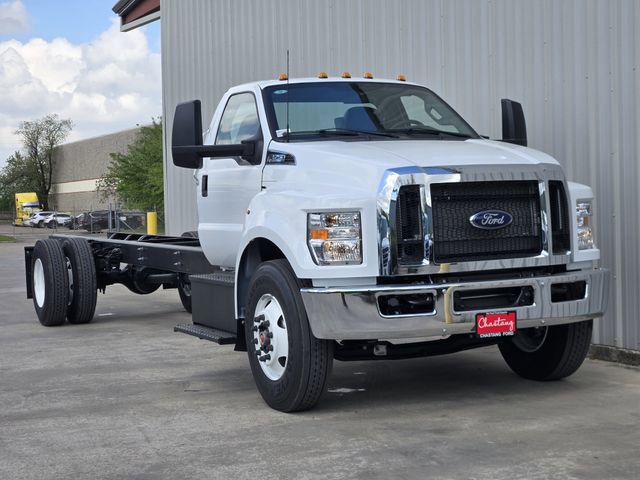New 2027 Ford F750 2WD Regular Cab Super Duty image 2