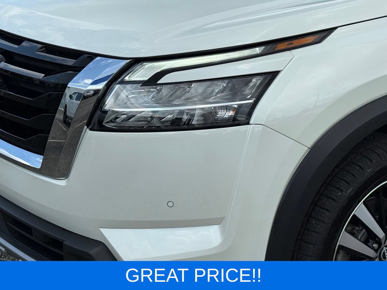 Used 2023 Nissan Pathfinder Platinum w/ Lighting Package (N93) AWD/4WD image 15