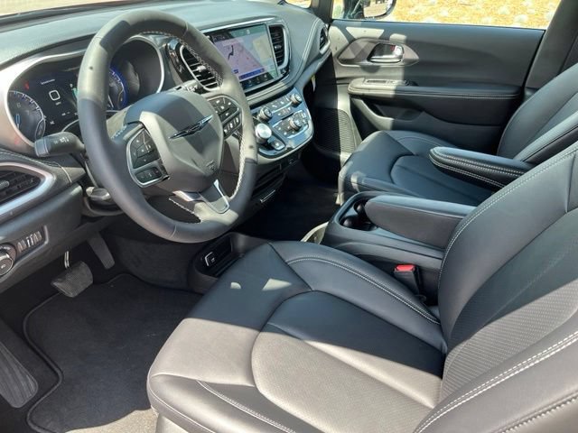 New 2026 Chrysler Pacifica Select AWD/4WD image 13