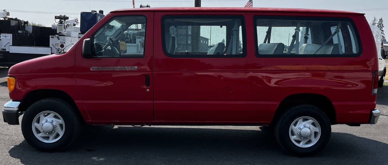 Used 2006 Ford E-350 and Econoline 350 Super Duty Wagon RWD image 8