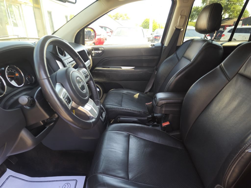 Used 2017 Jeep Compass High Altitude FWD image 24