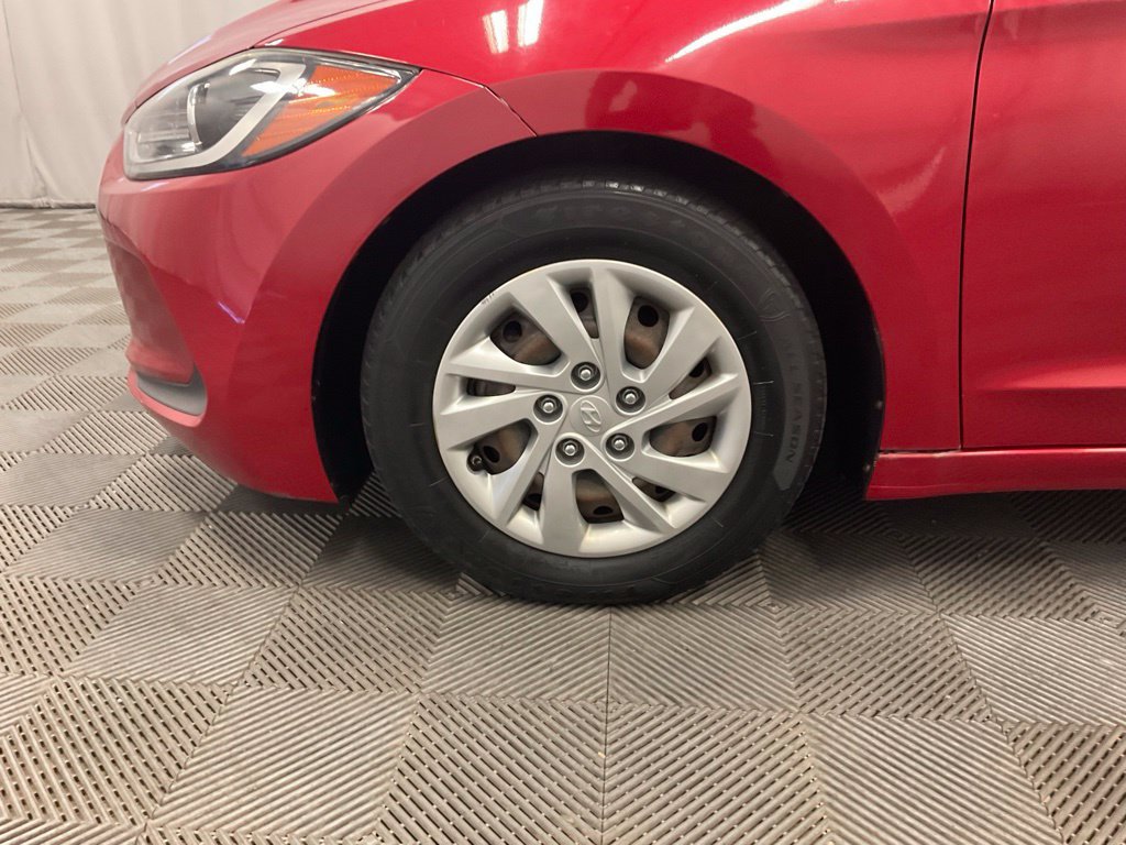 Used 2017 Hyundai Elantra SE FWD image 14