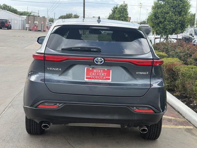 Used 2022 Toyota Venza LE image 5