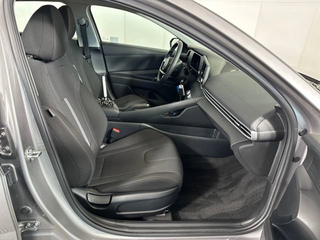 Used 2024 Hyundai Elantra SE image 28