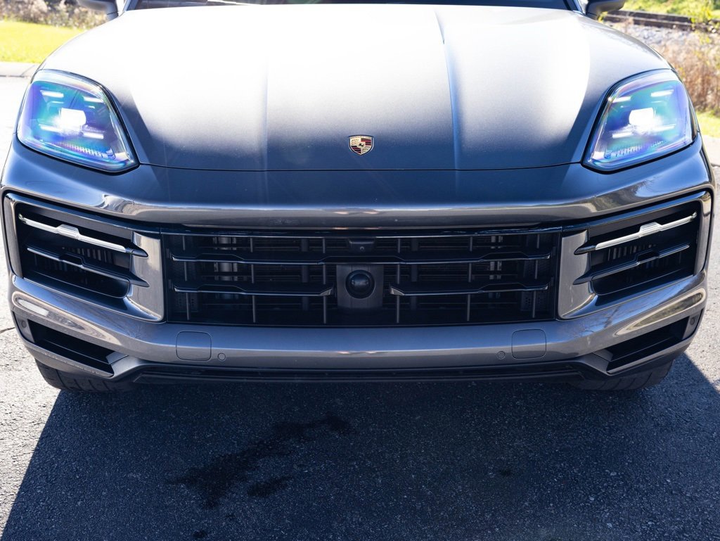 Used 2024 Porsche Cayenne Coupe image 14