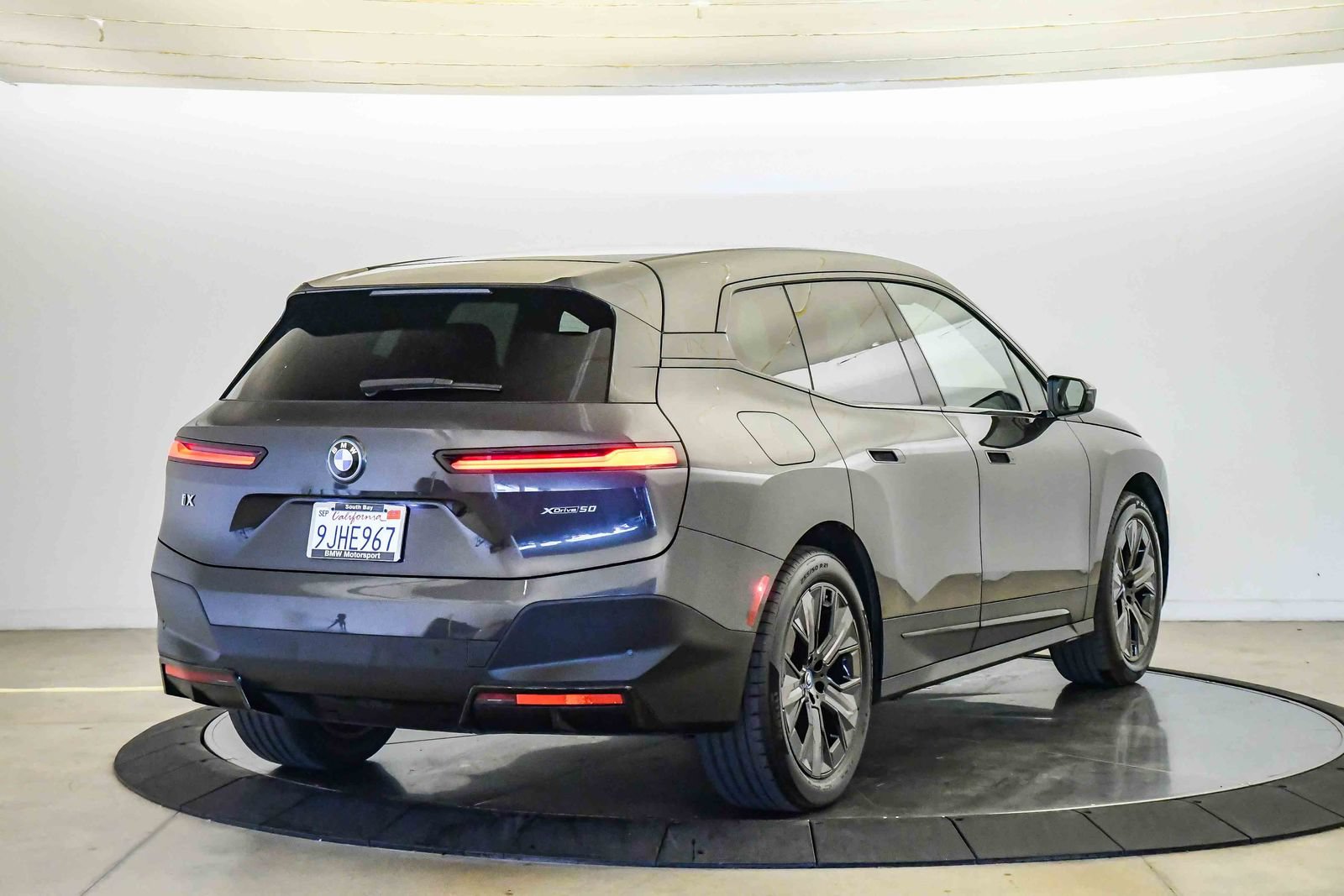 Certified 2024 BMW iX xDrive50 AWD/4WD image 5