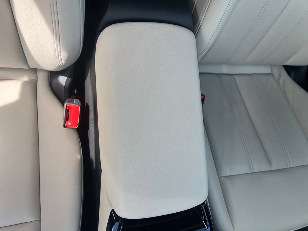 Used 2025 Audi Q6 e-tron Premium w/ Convenience Package RWD image 33