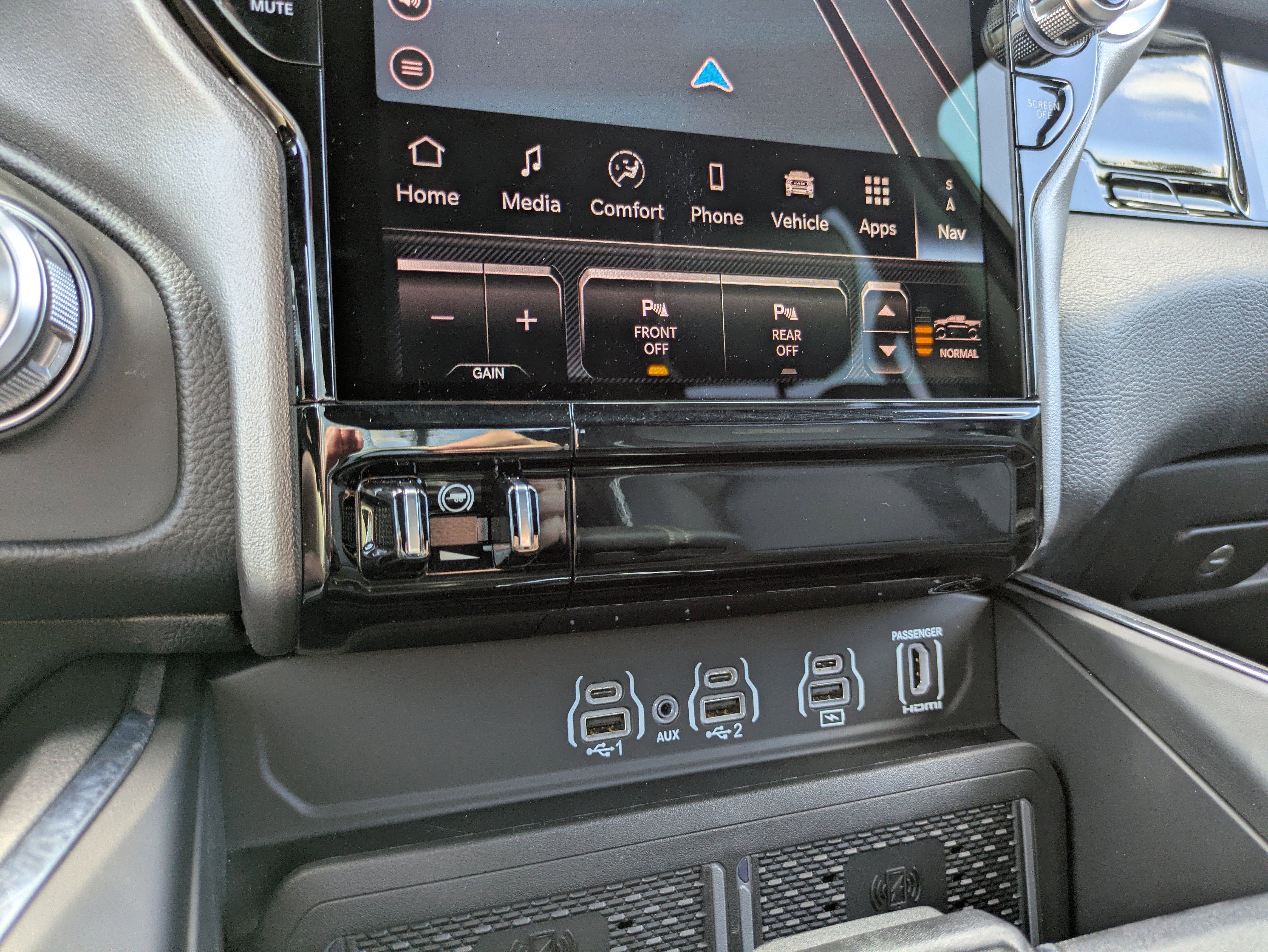 New 2026 RAM 1500 Laramie AWD/4WD image 15