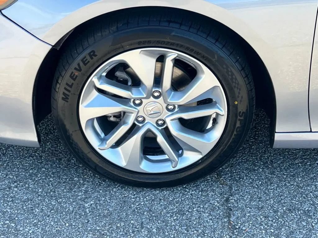 Used 2018 Honda Accord LX image 30