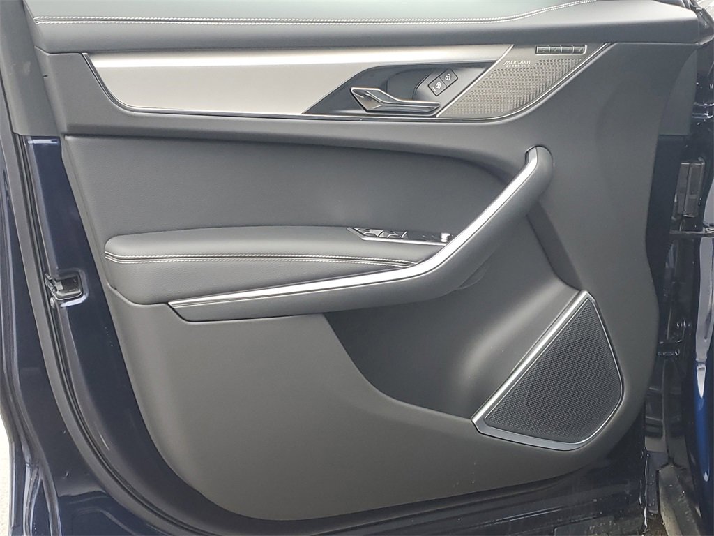 New 2025 Jaguar F-PACE R-Dynamic S image 8