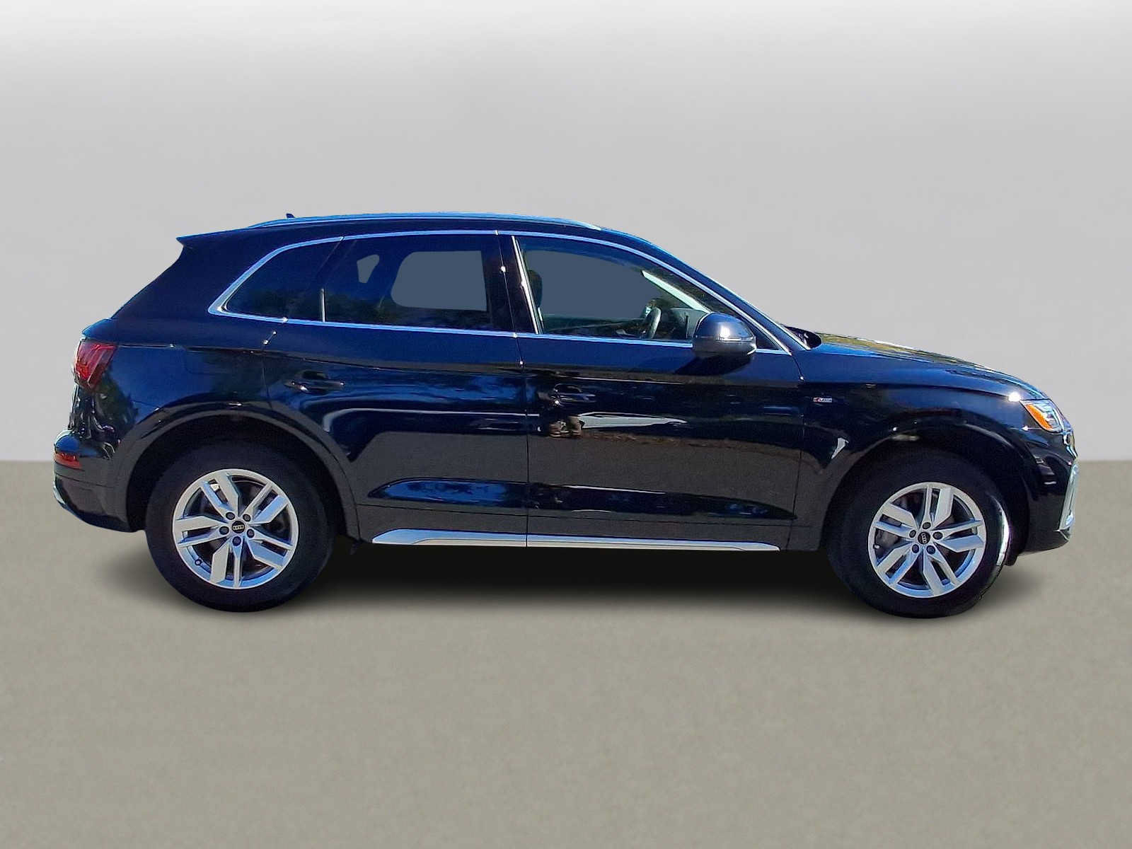 Certified 2024 Audi Q5 2.0T Premium AWD/4WD image 32