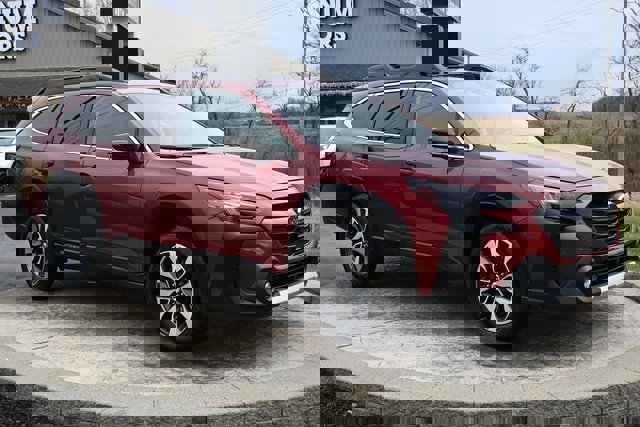 Used 2023 Subaru Outback Limited XT image 3