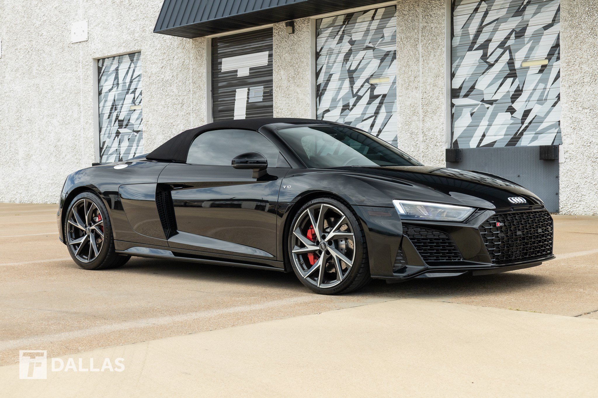 Used 2021 Audi R8 V10 w/ Premium Package RWD image 18