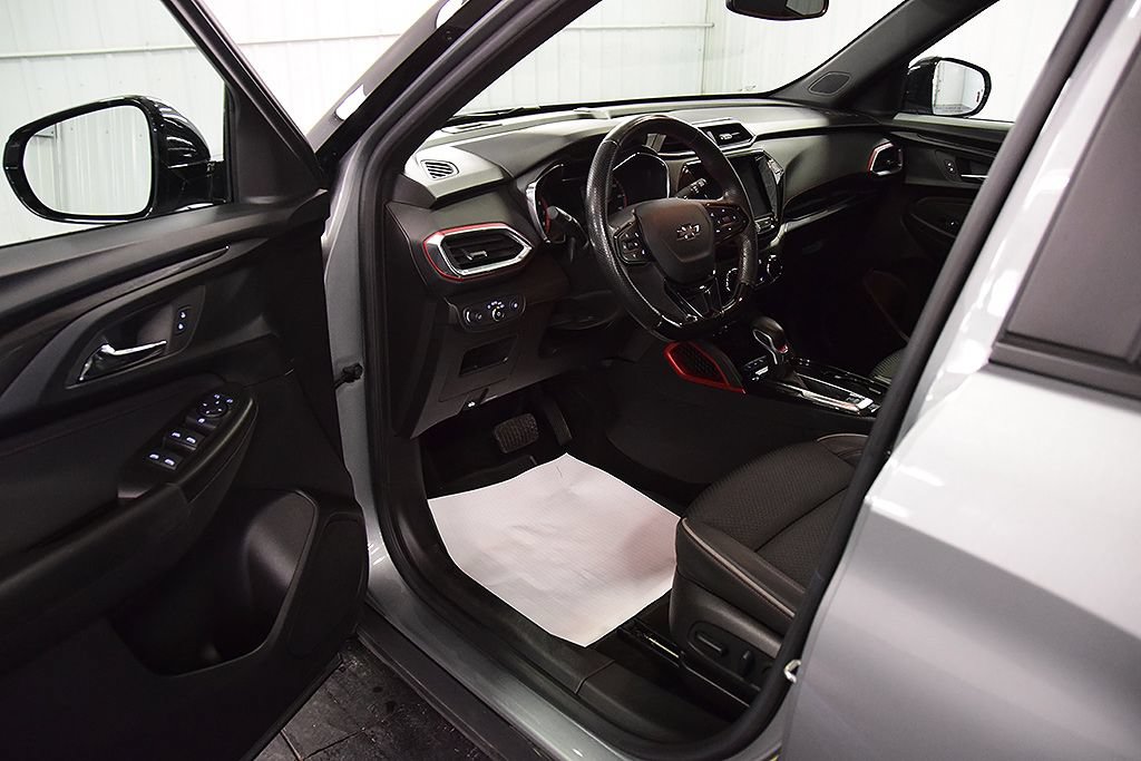Used 2023 Chevrolet TrailBlazer RS w/ Convenience Package AWD/4WD image 13