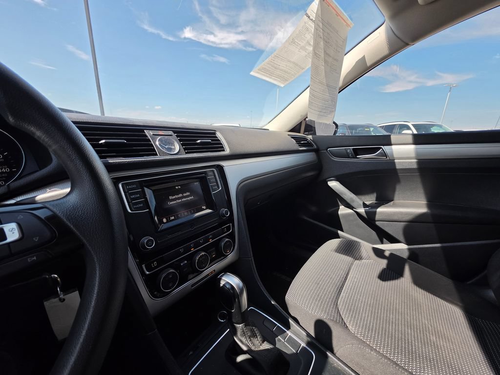 Used 2017 Volkswagen Passat 1.8T S FWD image 11