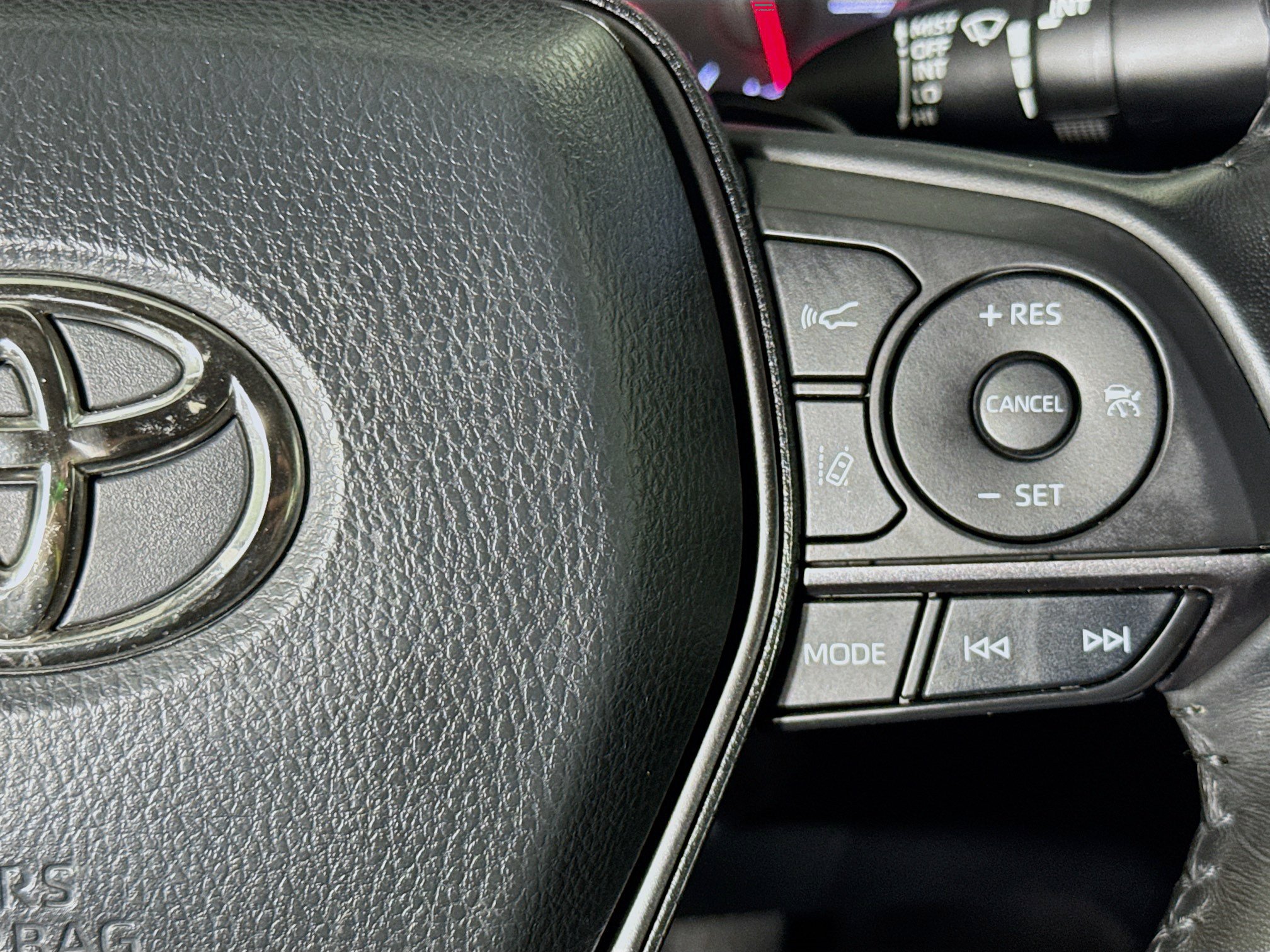 Used 2023 Toyota Camry XSE FWD image 13