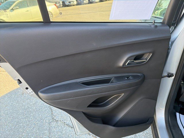 Used 2016 Chevrolet Trax LT w/ LT Convenience Package image 12