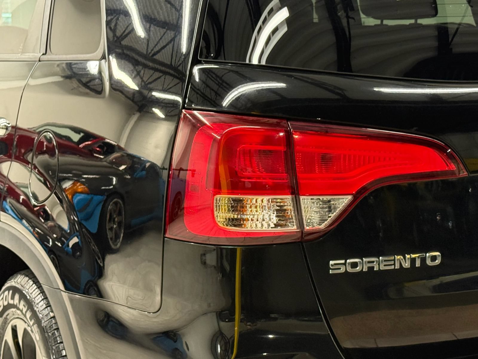 Used 2014 Kia Sorento EX w/ EX V6 Touring Package AWD/4WD image 12