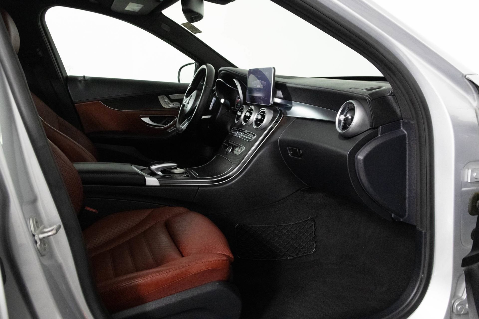 Used 2015 Mercedes-Benz C 300 4MATIC Sedan image 40