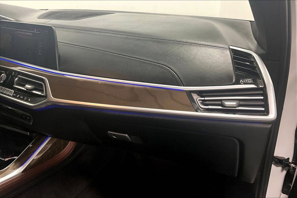 Used 2019 BMW X7 xDrive50i w/ Dynamic Handling Package image 18