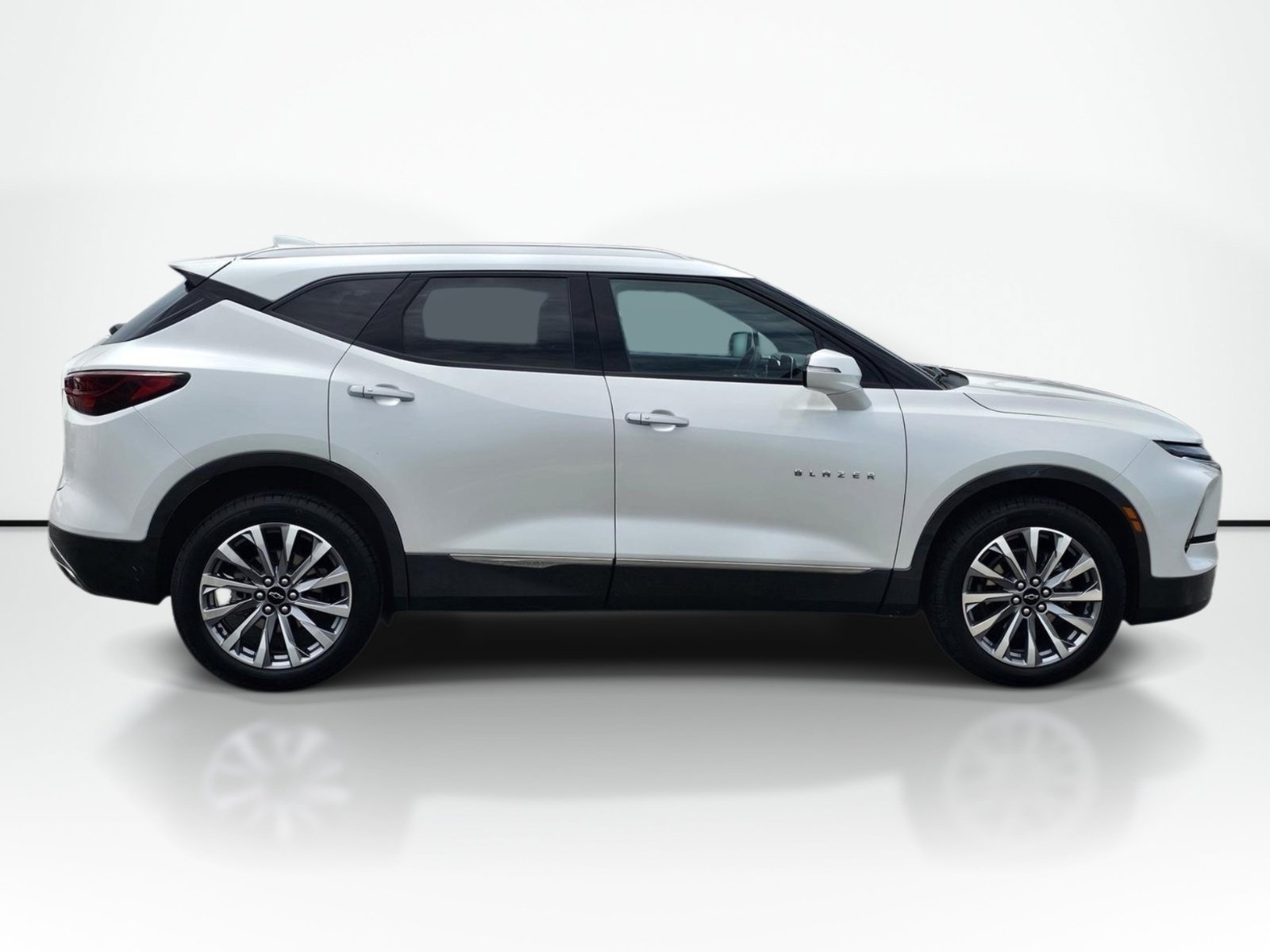 Used 2023 Chevrolet Blazer Premier FWD image 7