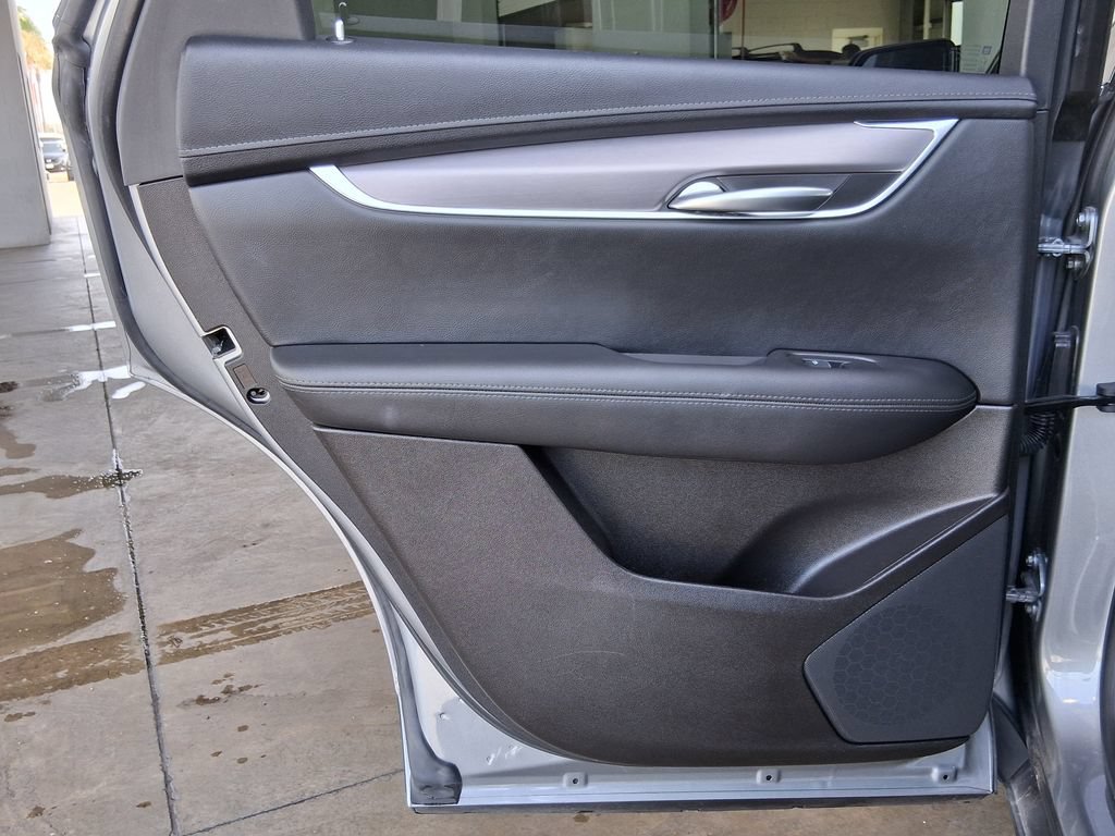 Used 2023 Cadillac XT5 Luxury FWD image 16