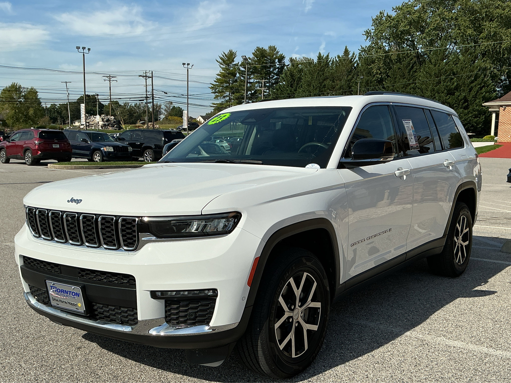 Used 2023 Jeep Grand Cherokee L Limited w/ Luxury Tech Group II AWD/4WD image 10