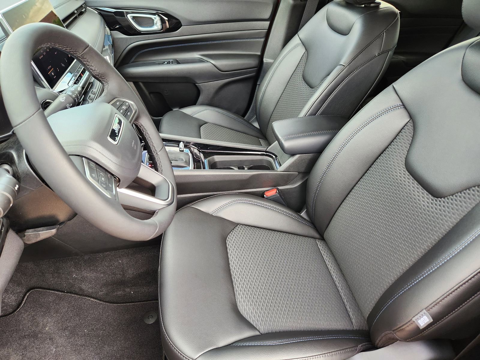 New 2026 Jeep Compass Latitude image 22