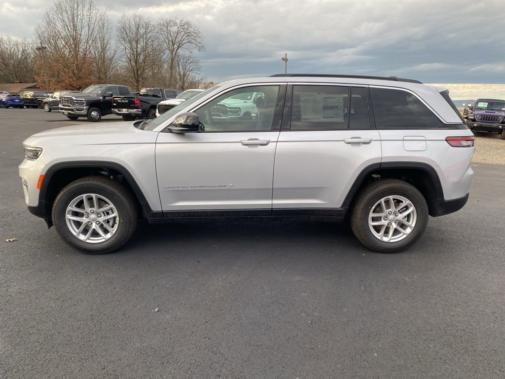 New 2025 Jeep Grand Cherokee Laredo X image 8