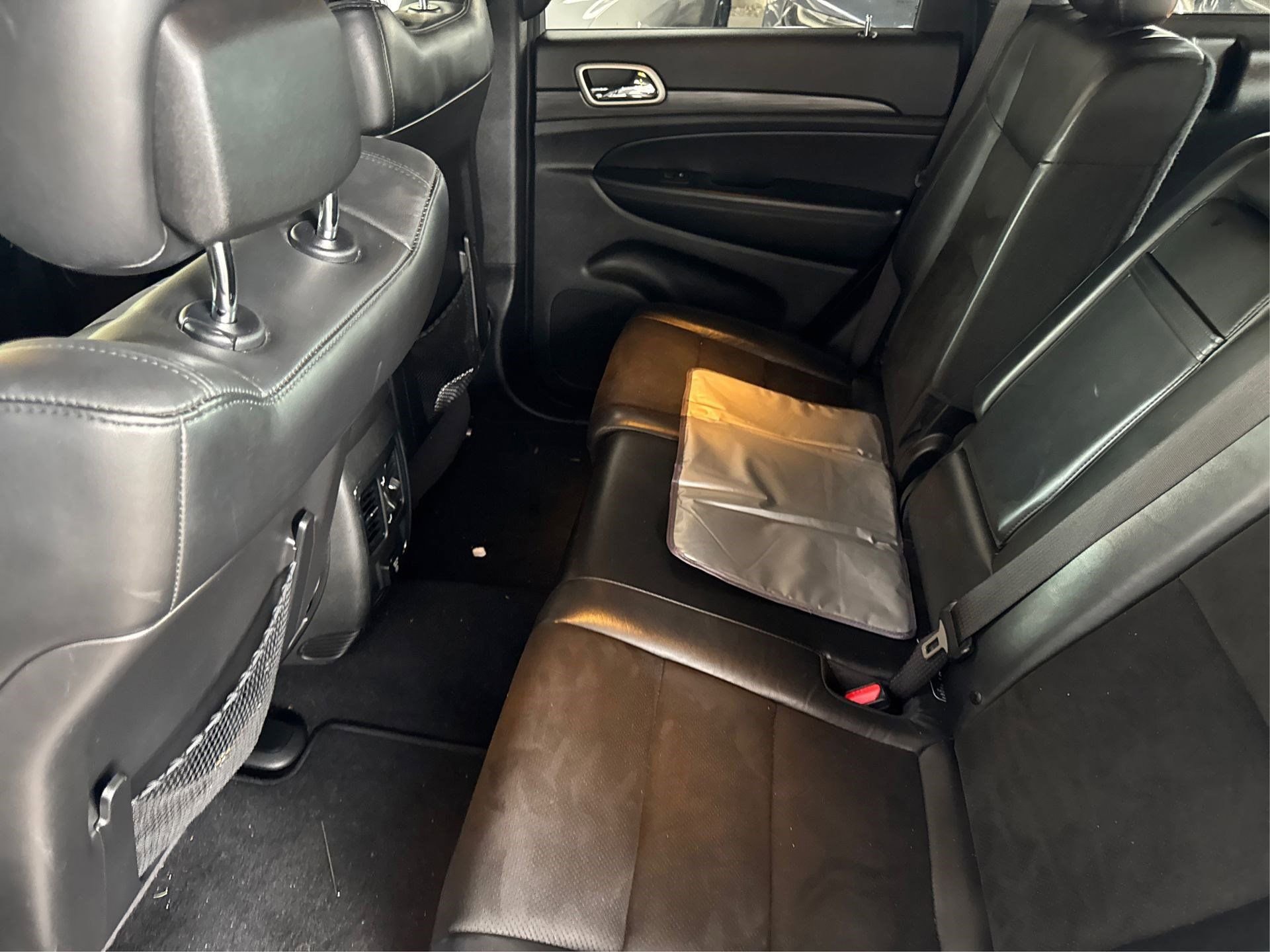 Used 2021 Jeep Grand Cherokee Laredo X image 14