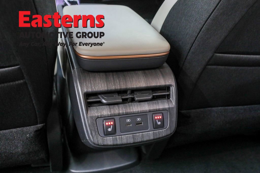 Used 2023 Nissan Ariya AWD image 22