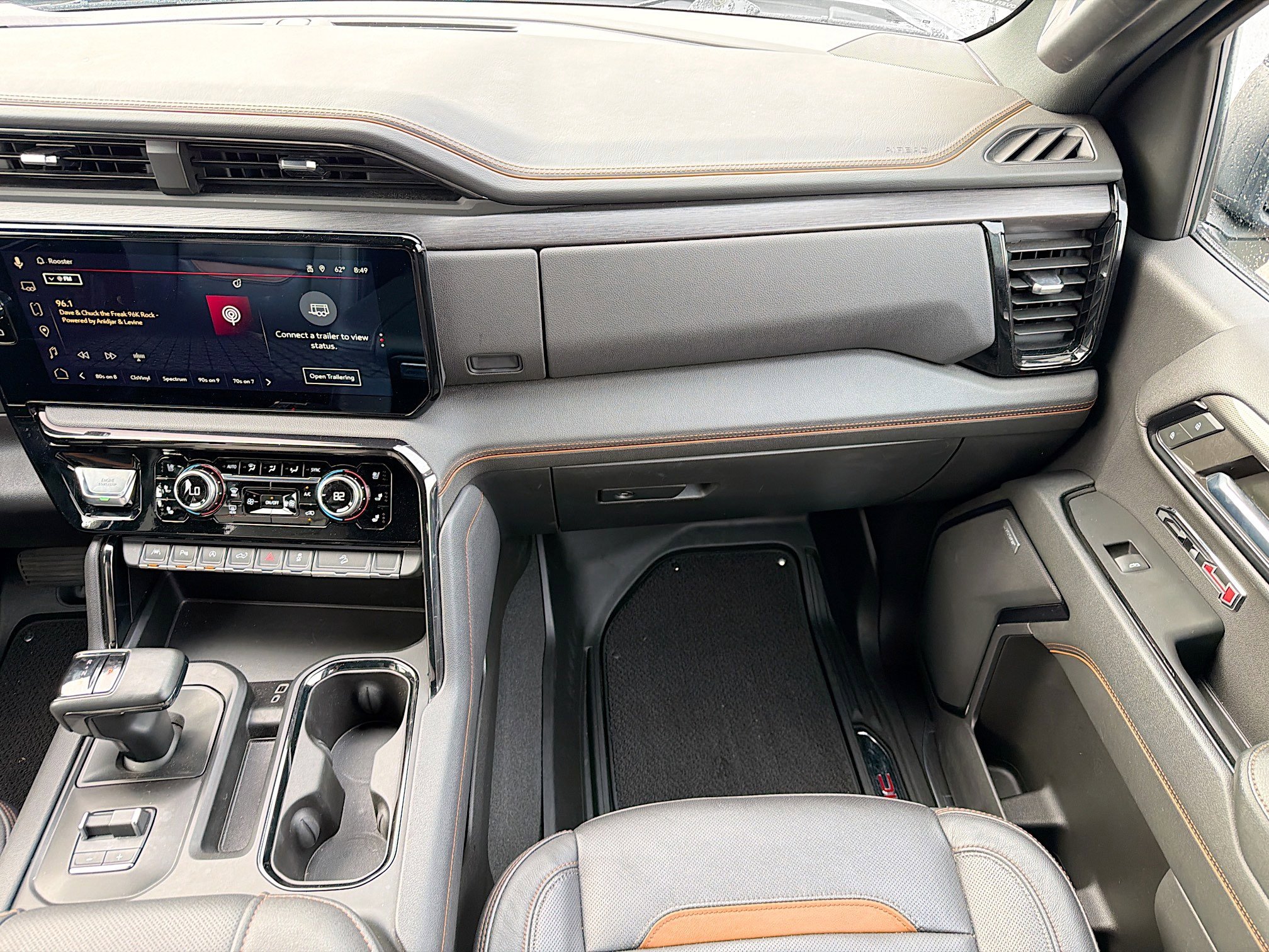 Used 2024 GMC Sierra 1500 AT4 w/ Technology Package image 17