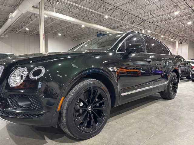 Used 2017 Bentley Bentayga image 24