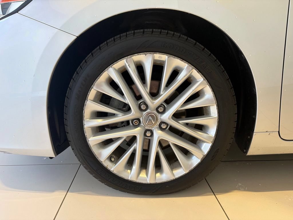 Used 2016 Lexus ES 350 w/ Luxury Package w/Wood Trim FWD image 10