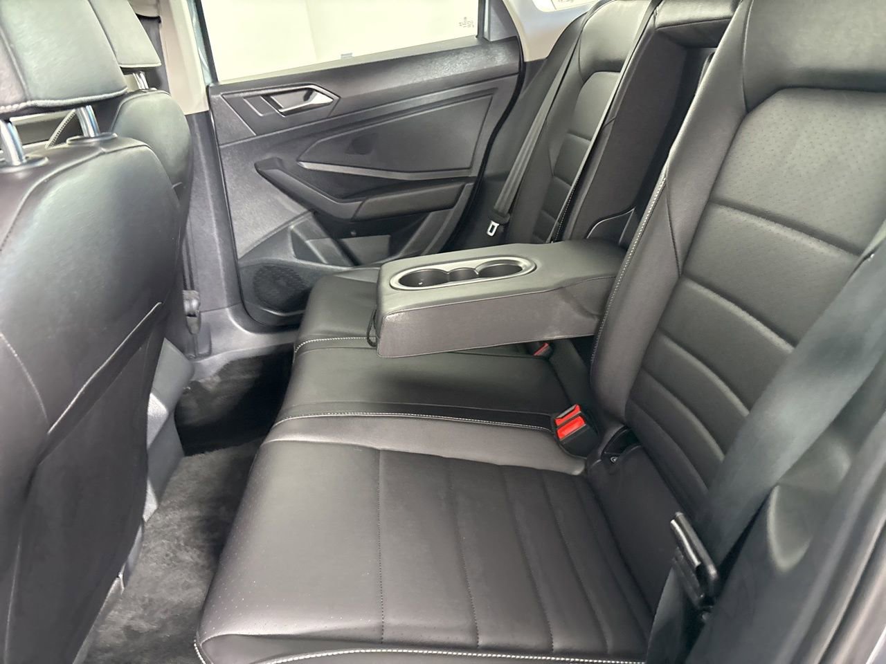 Used 2024 Volkswagen Jetta SE image 19